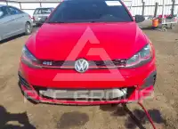 2018 Volkswagen GOLF photo