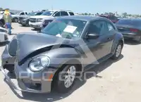 2018 Volkswagen BEETLE фото