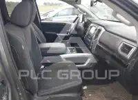 2019 Nissan TITAN фото
