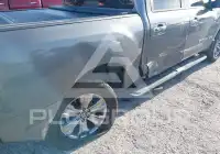 2019 Nissan TITAN фото