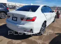 2019 BMW 330 photo