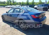 2019 BMW 330 photo