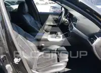 2019 BMW 330 photo