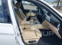 2019 BMW 330 photo