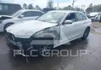 2019 BMW 330 photo