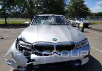 2019 BMW 330 photo