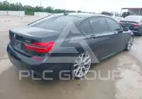 2019 BMW 750 фото
