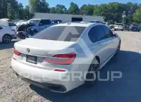 2019 BMW 740 фото