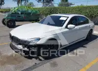 2019 BMW 740 фото