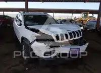 2019 Jeep CHEROKEE photo