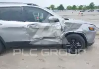 2019 Jeep CHEROKEE photo