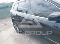 2019 Jeep CHEROKEE photo
