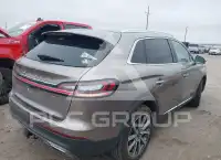 2019 Lincoln NAUTILUS photo