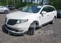 2019 Lincoln MKT фото