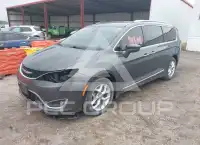 2019 Chrysler PACIFICA photo