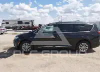 2019 Chrysler PACIFICA photo