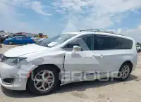 2019 Chrysler PACIFICA photo
