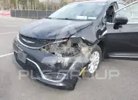 2019 Chrysler PACIFICA photo