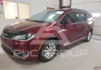 2019 Chrysler PACIFICA photo