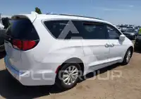 2019 Chrysler PACIFICA photo