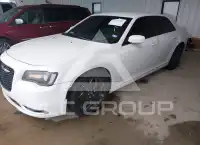2019 Chrysler 300 фото