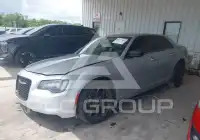 2019 Chrysler 300 фото
