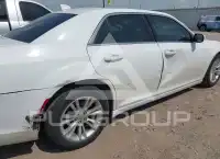 2019 Chrysler 300 фото