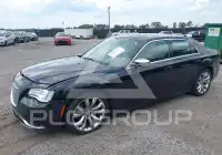 2019 Chrysler 300 фото