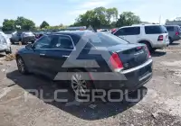2019 Chrysler 300 фото