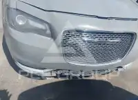 2019 Chrysler 300 photo
