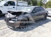 2019 Chrysler 300 фото