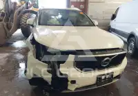 2019 Volvo XC40 фото