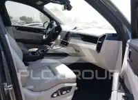 2019 Porsche CAYENNE photo