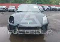 2019 Porsche MACAN photo