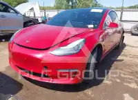 2019 Tesla Model 3 фото