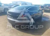 2019 Tesla Model 3 фото