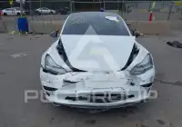 2019 Tesla Model 3 фото