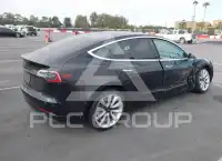 2019 Tesla Model 3 фото