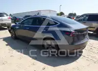 2019 Tesla Model 3 фото