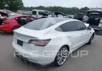 2019 Tesla Model 3 фото