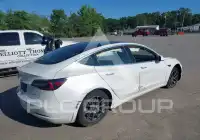 2019 Tesla Model 3 фото