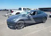 2019 Tesla Model 3 фото