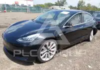 2019 Tesla Model 3 фото
