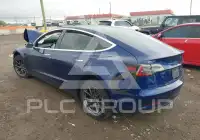 2019 Tesla Model 3 фото