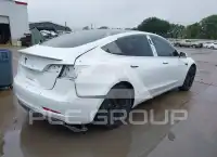 2019 Tesla Model 3 фото