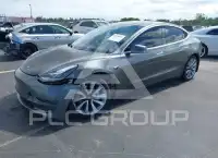 2019 Tesla Model 3 фото