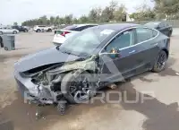 2019 Tesla Model 3 фото