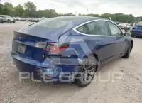 2019 Tesla Model 3 фото