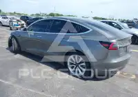 2019 Tesla Model 3 фото