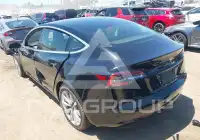 2019 Tesla Model 3 фото